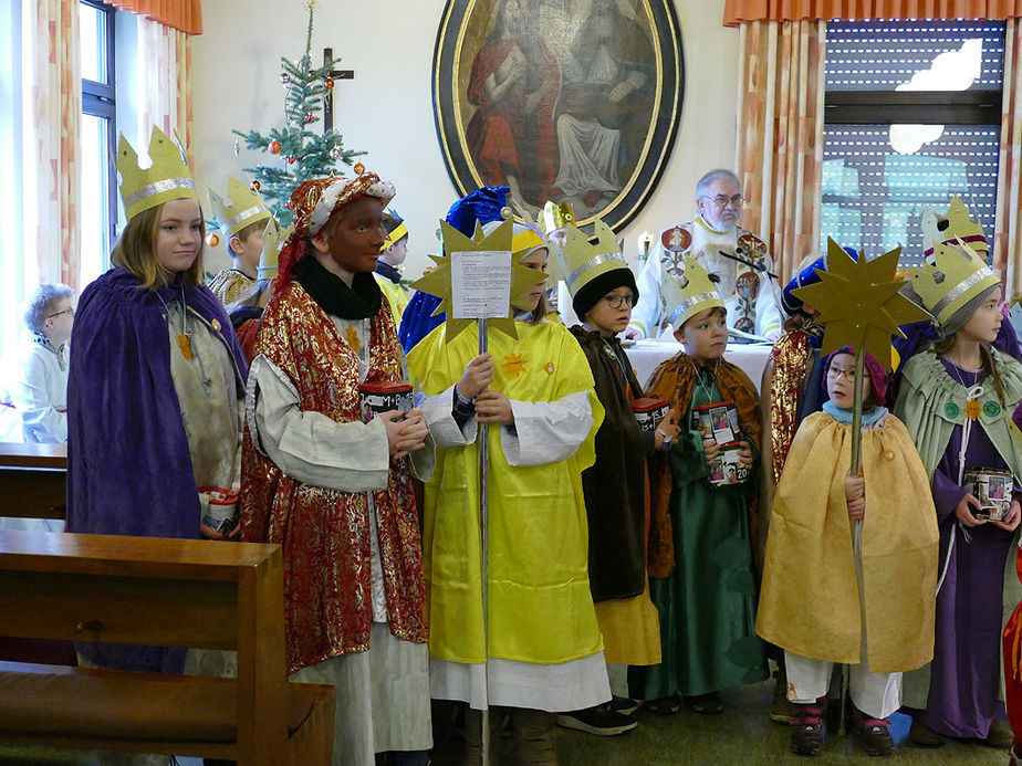 Dreikönigssingen der Sternsinger in Naumburg (Foto: Karl-Franz Thiede)